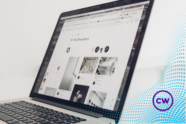 A Importância de estar Online - Computador aberto