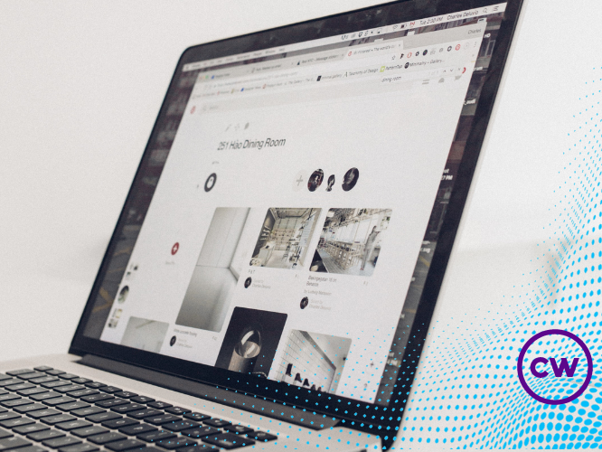 A Importância de estar Online - Computador aberto